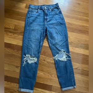 American Eagle High Rise Mom Jean